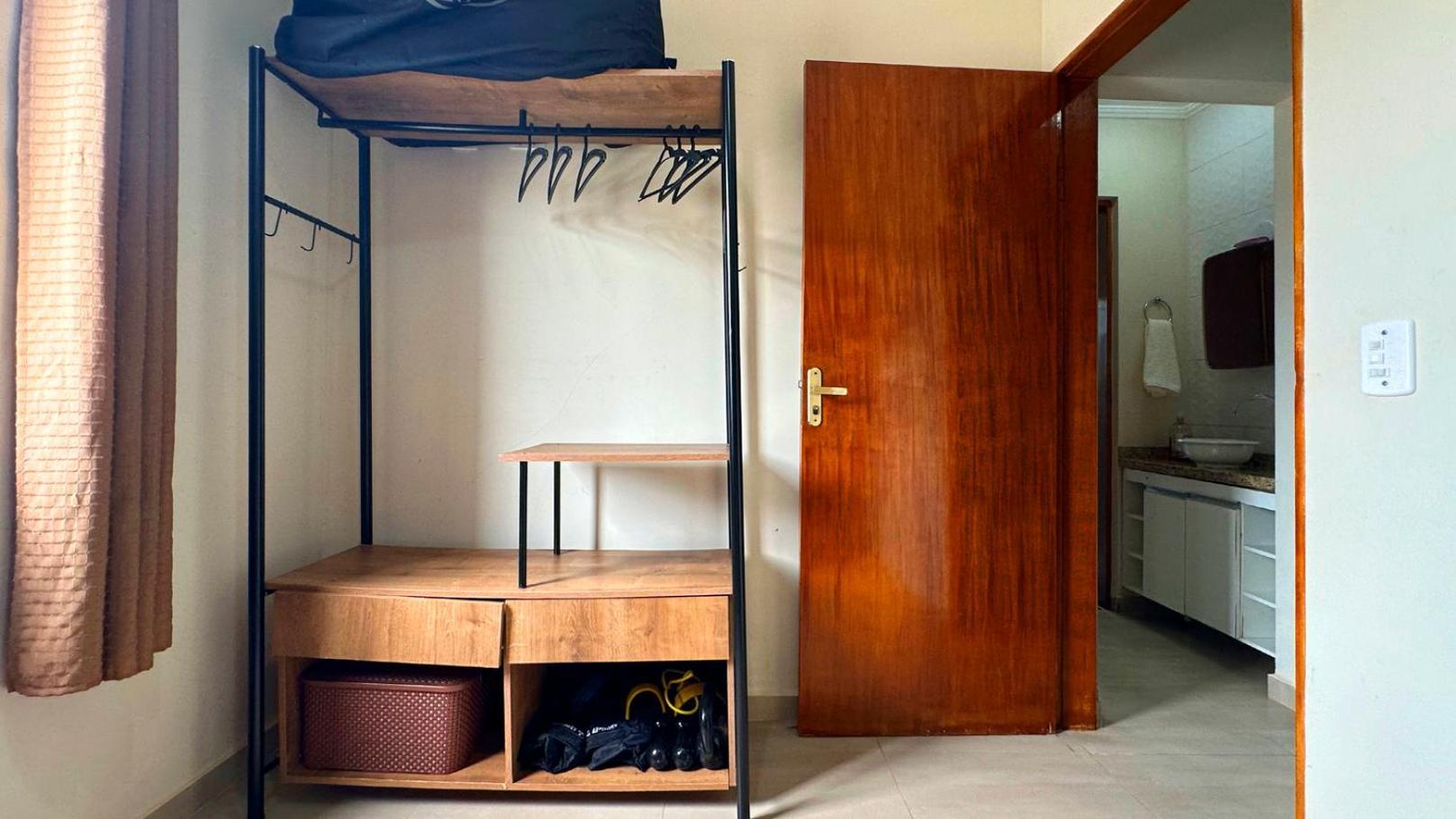 Apto Com Wi-fi, Churrasq E Quintal A 900m Do Mar Apartamento *